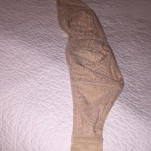 Strapless bra.underwire